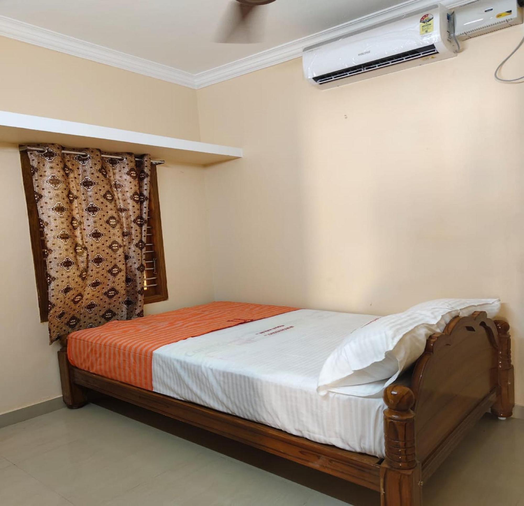 Arumugam Residency Ac Tiruchchendūr エクステリア 写真