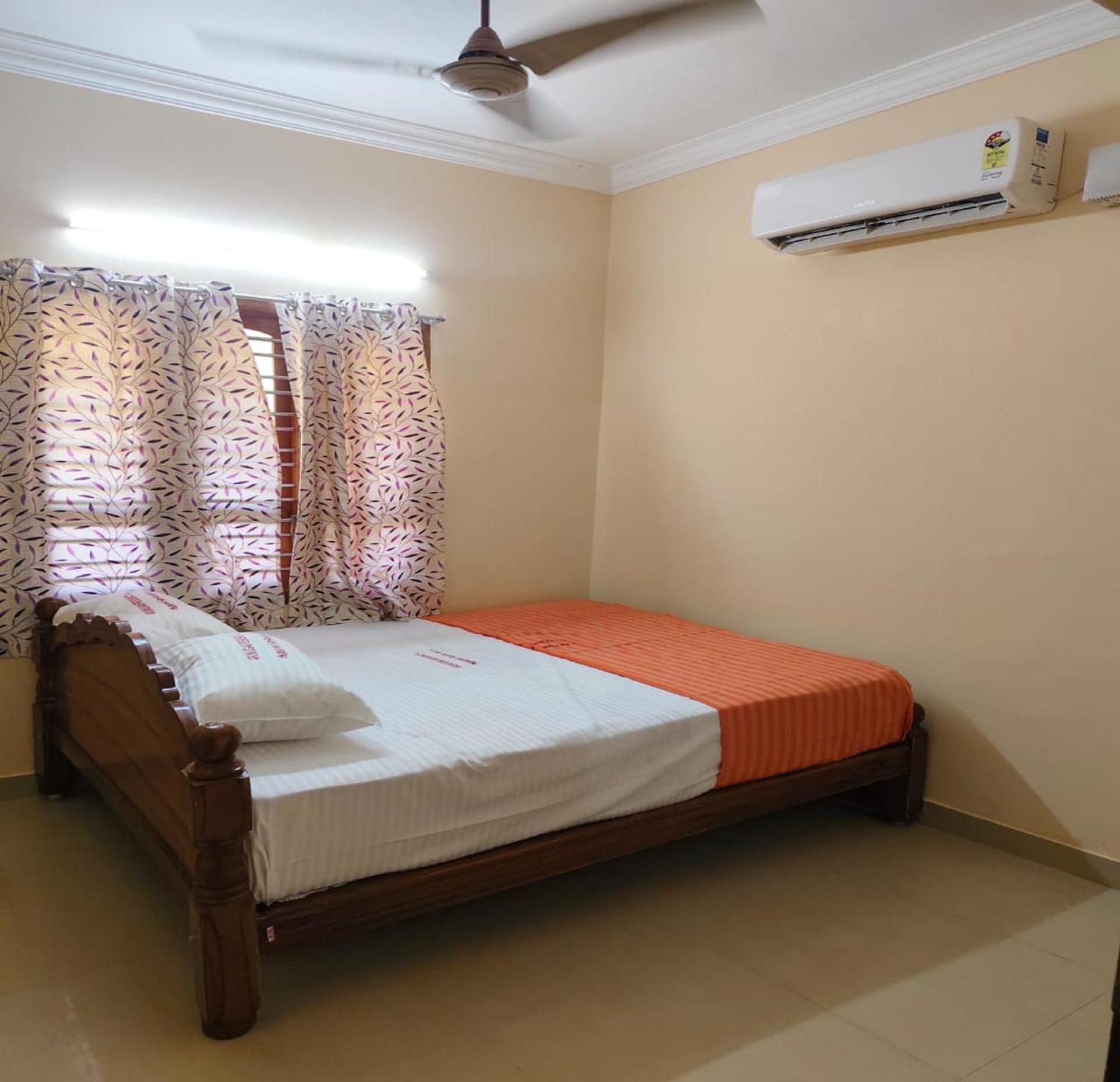 Arumugam Residency Ac Tiruchchendūr エクステリア 写真