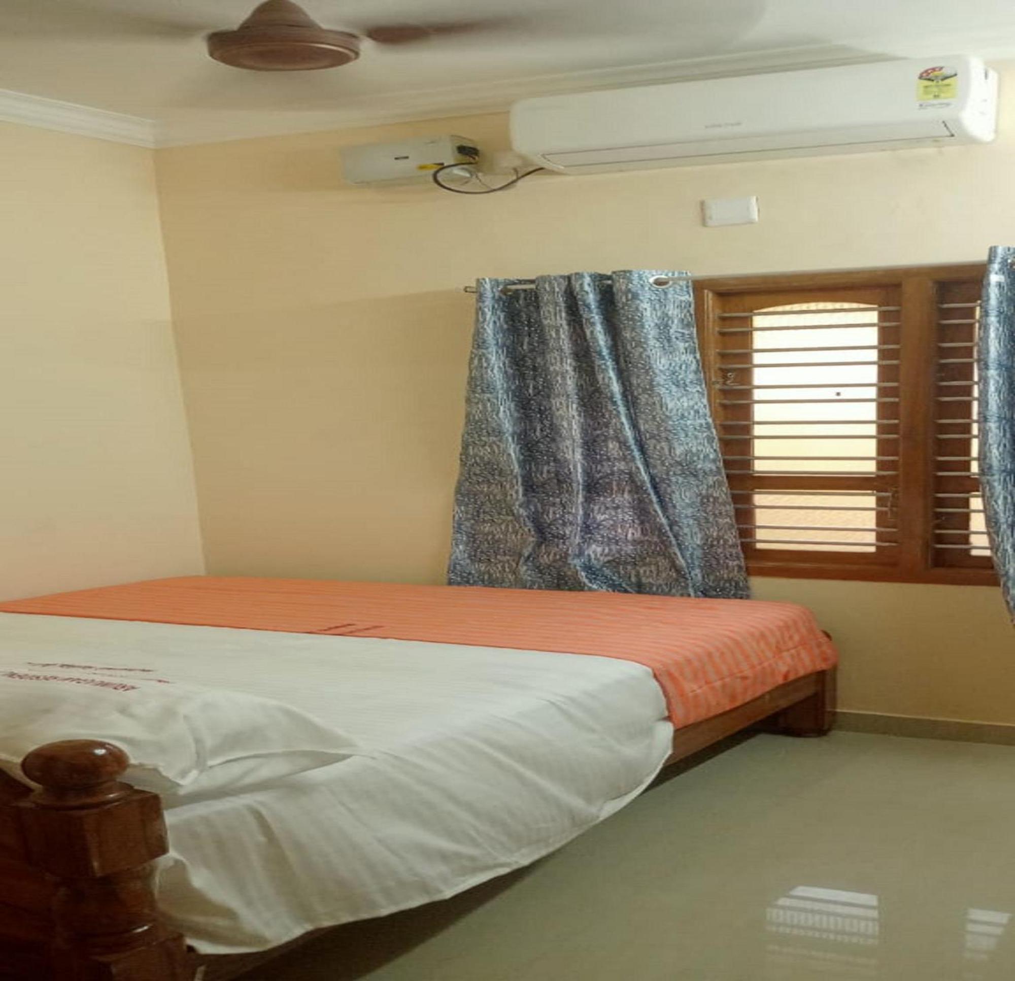 Arumugam Residency Ac Tiruchchendūr エクステリア 写真